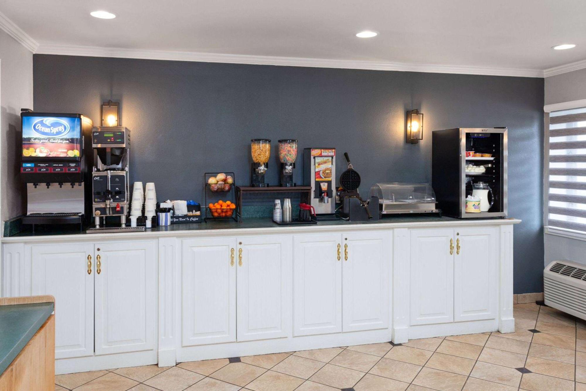 La Quinta Inn By Wyndham Cleveland Independence Extérieur photo