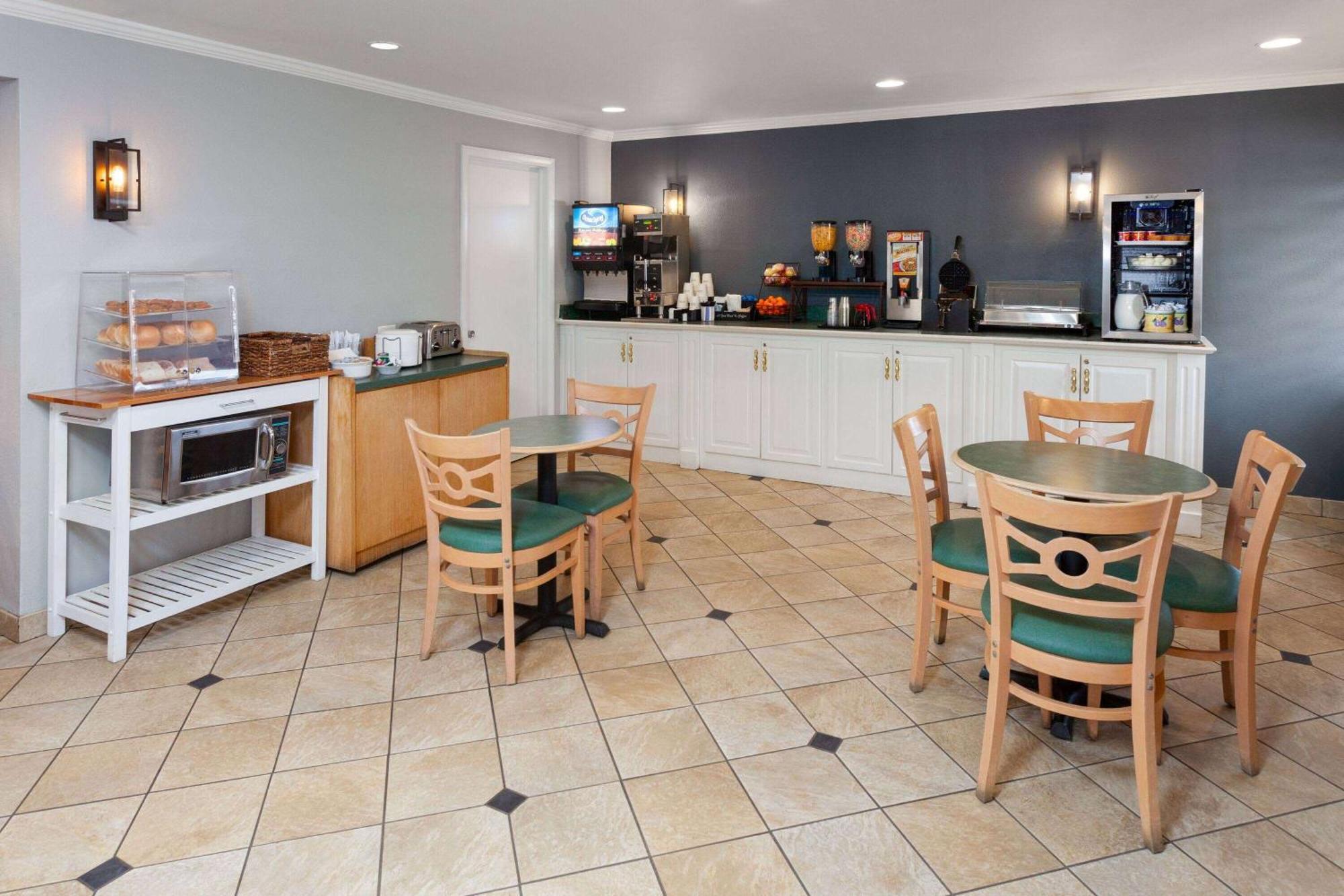 La Quinta Inn By Wyndham Cleveland Independence Extérieur photo