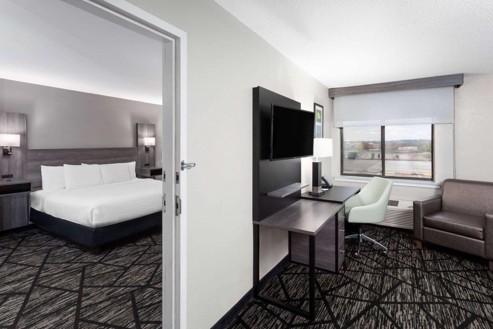 La Quinta Inn By Wyndham Cleveland Independence Extérieur photo