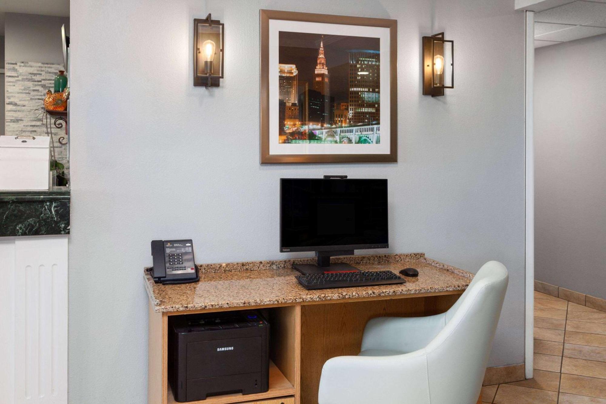 La Quinta Inn By Wyndham Cleveland Independence Extérieur photo