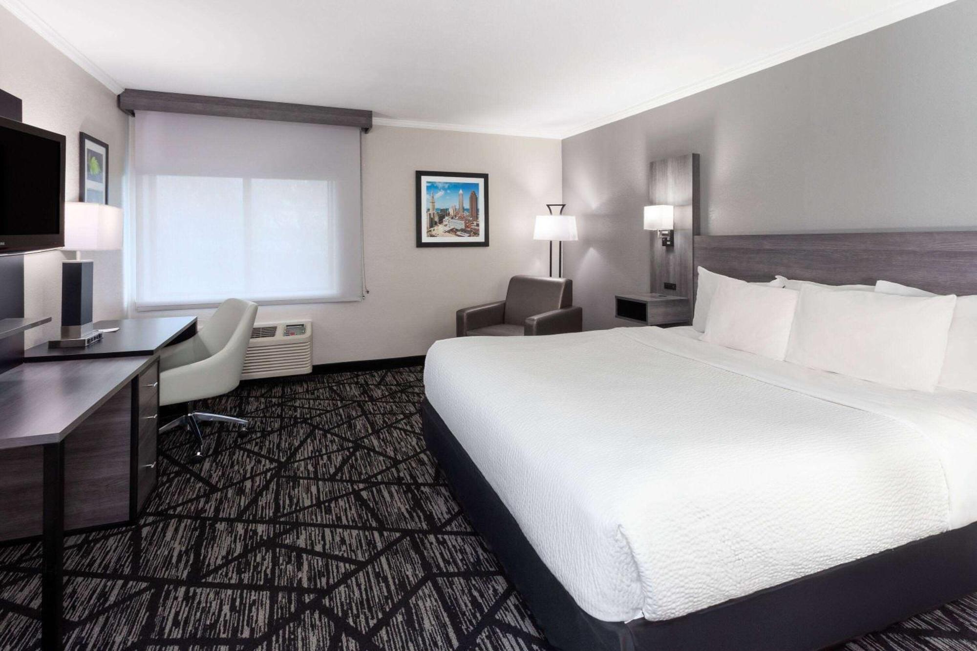 La Quinta Inn By Wyndham Cleveland Independence Extérieur photo
