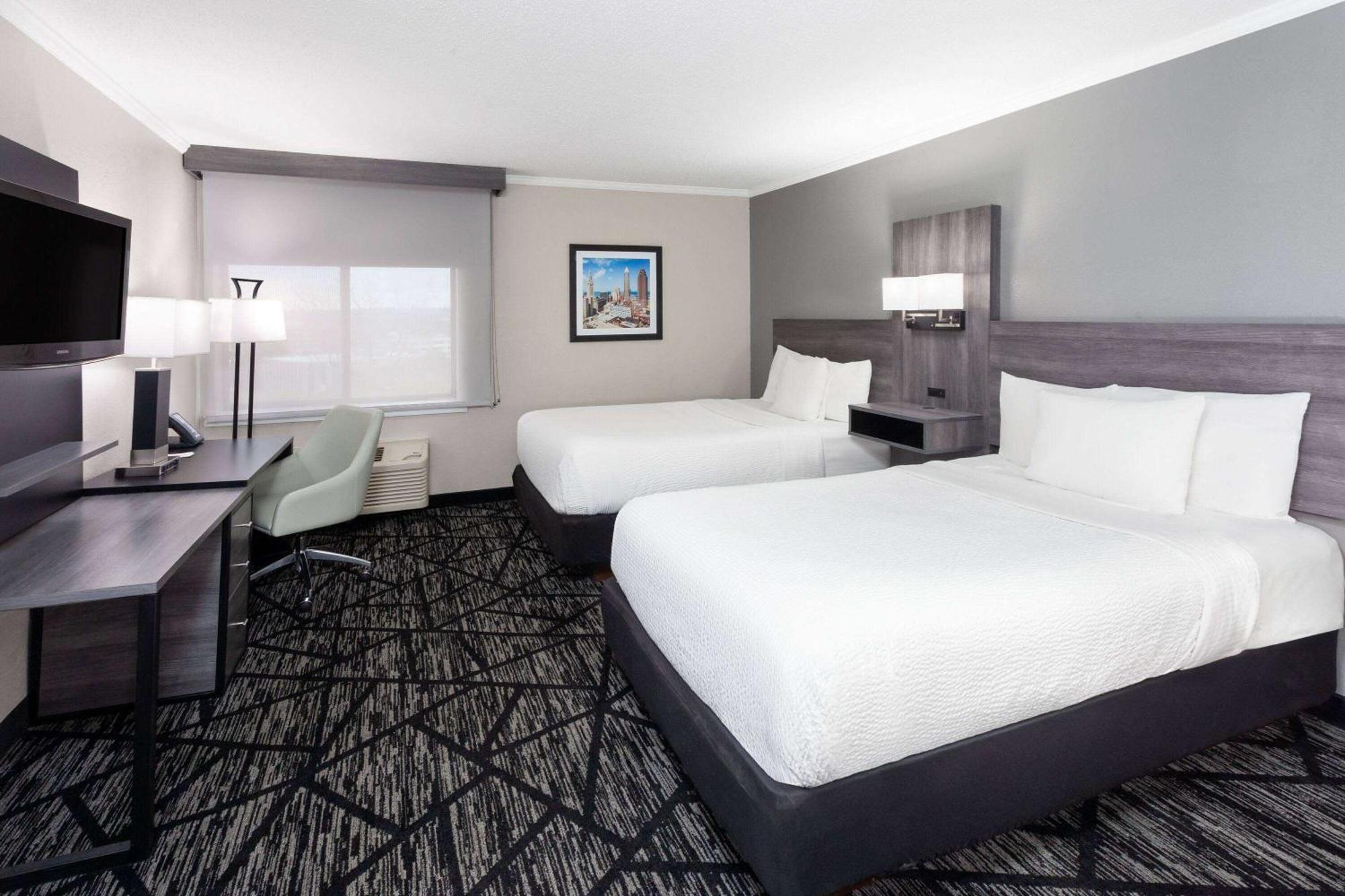La Quinta Inn By Wyndham Cleveland Independence Extérieur photo